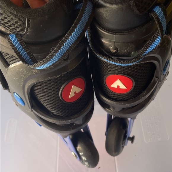 Airwalk Kids Inline Skates - Black and Blue roller blade. - Picture 7 of 9